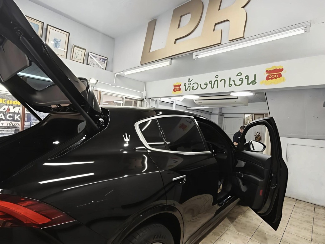 บริการติดฟิล์มกรองแสงรถยนต์